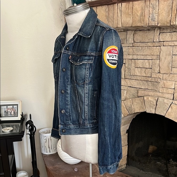 Levi Every Vote Counts Denim Jacket Size S - Picture 1 of 5